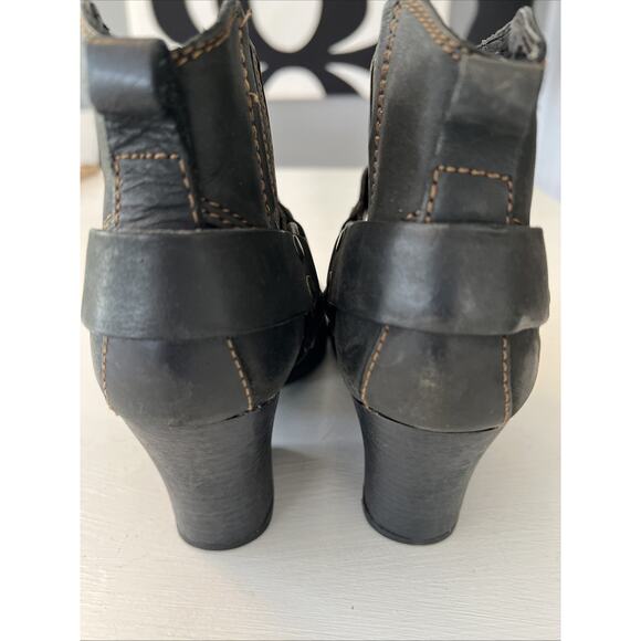 Born BOC Ankle Boots Womens Size 7.5 Black Leather Motorcycle Shoes Western - Picture 11 of 11